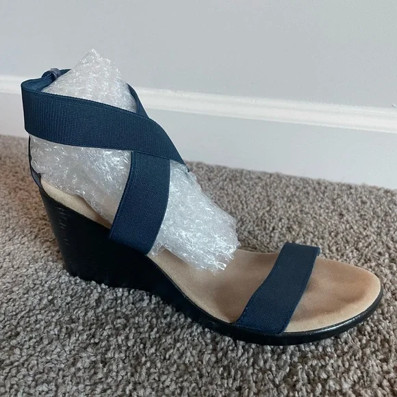 CHARLESTON SHOE CO. Navy Wedges - Picture 3 of 7